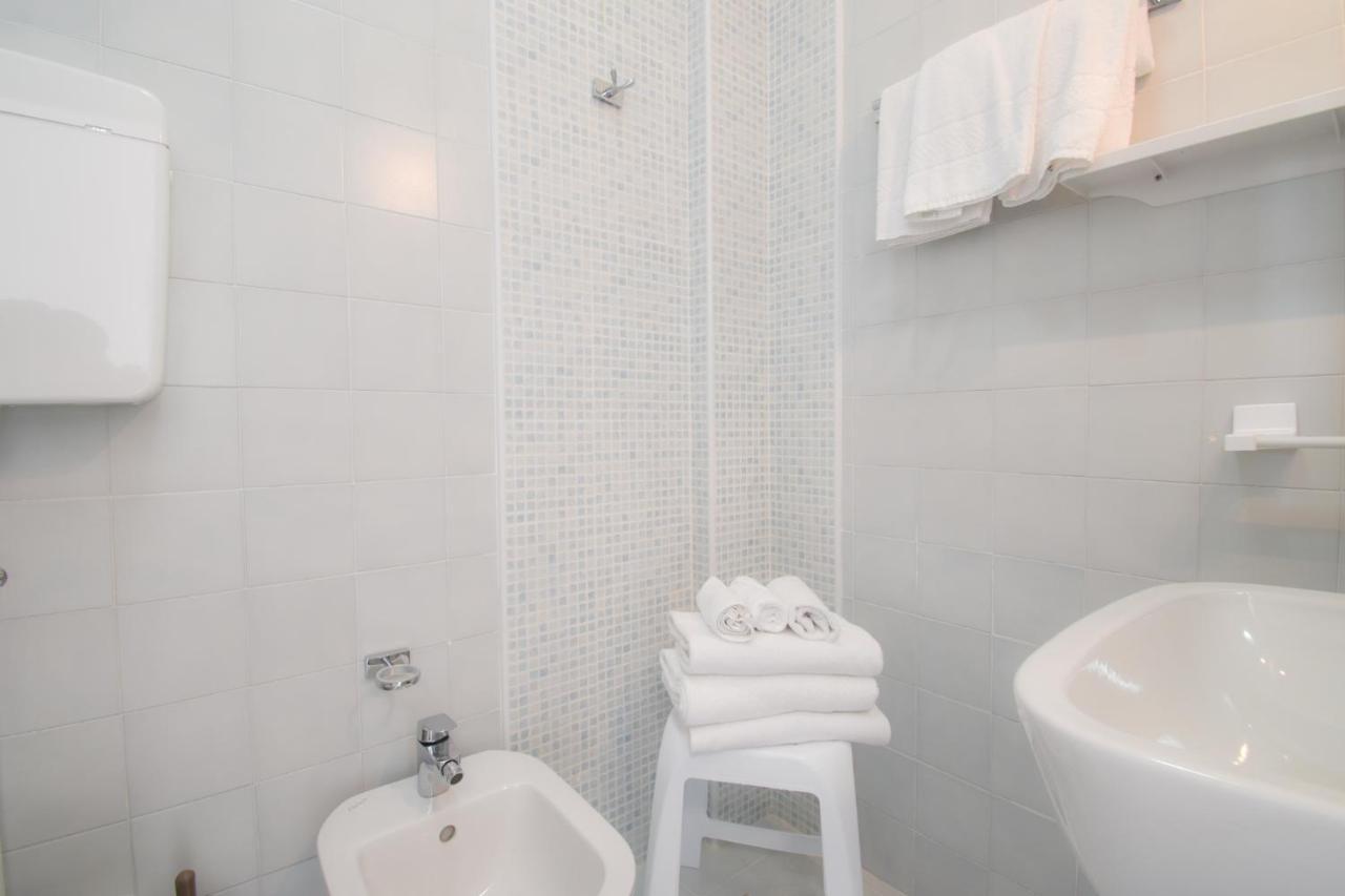 Hotel Janeiro Каорле Экстерьер фото