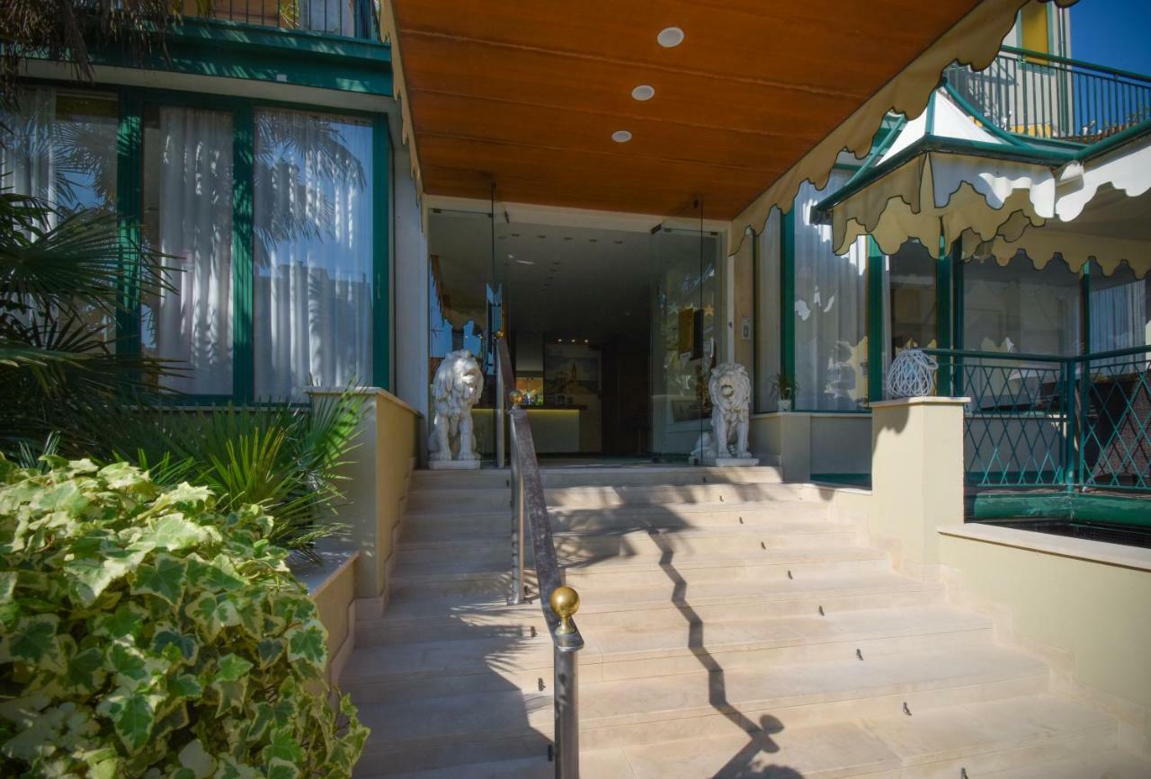 Hotel Janeiro Каорле Экстерьер фото