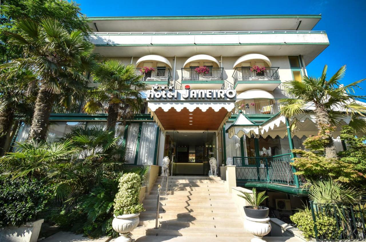 Hotel Janeiro Каорле Экстерьер фото