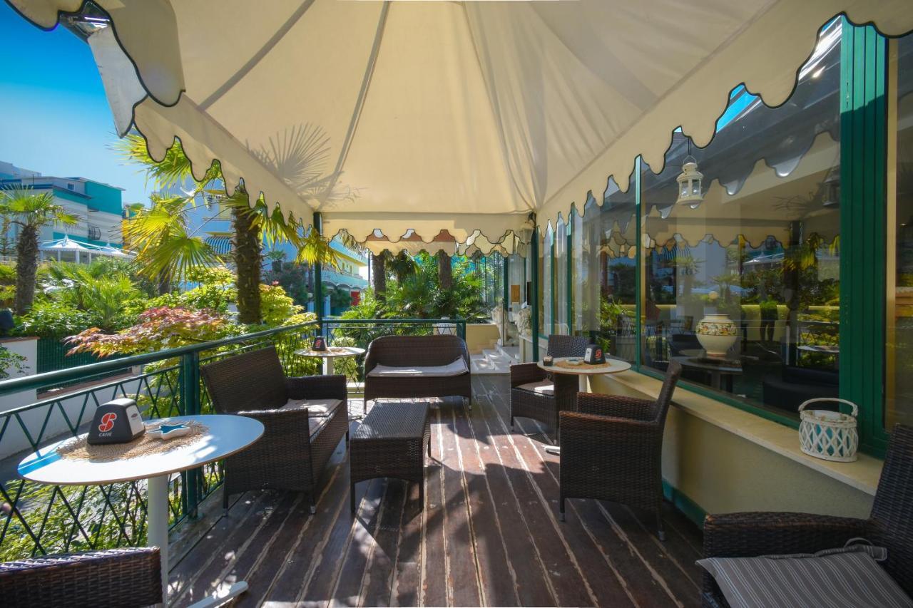 Hotel Janeiro Каорле Экстерьер фото