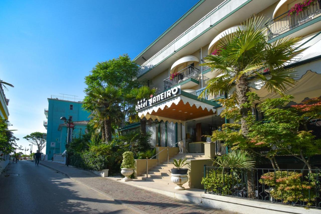 Hotel Janeiro Каорле Экстерьер фото